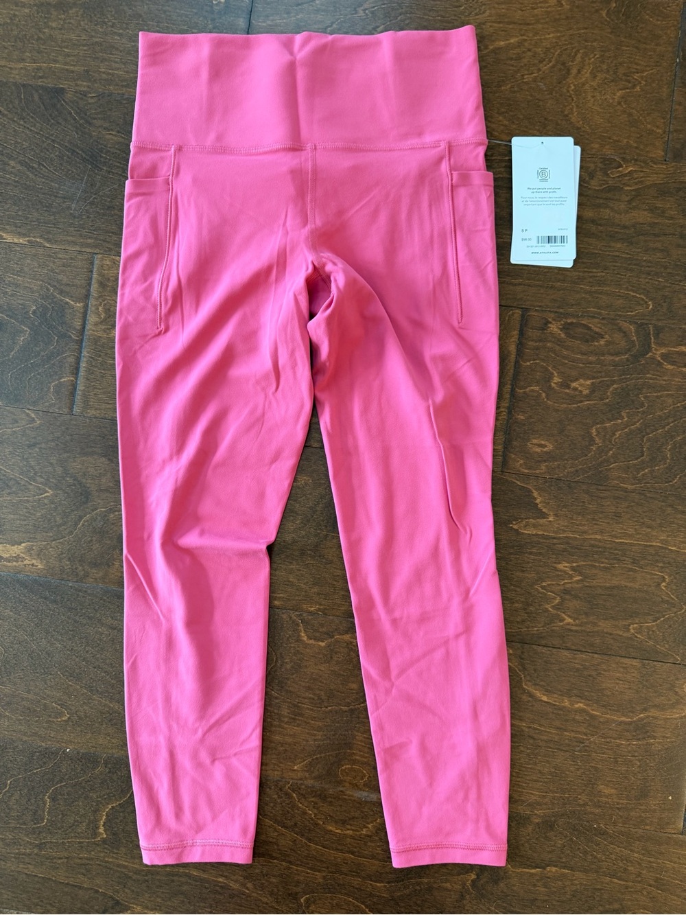 NWT Women’s Athleta salutation 7/8 leggings
